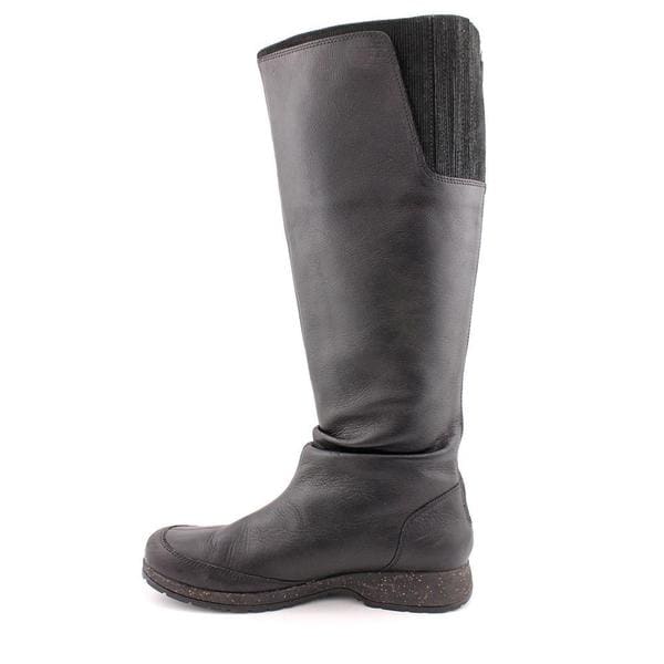 teva black leather boots