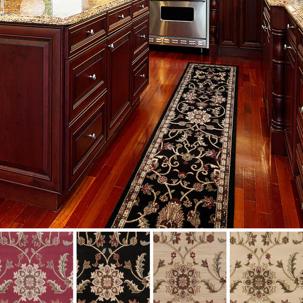 Lanier Traditional Floral Runner Rug (3' x 7')