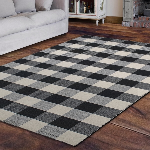 Royal Black and White Rug - 4' x 6'