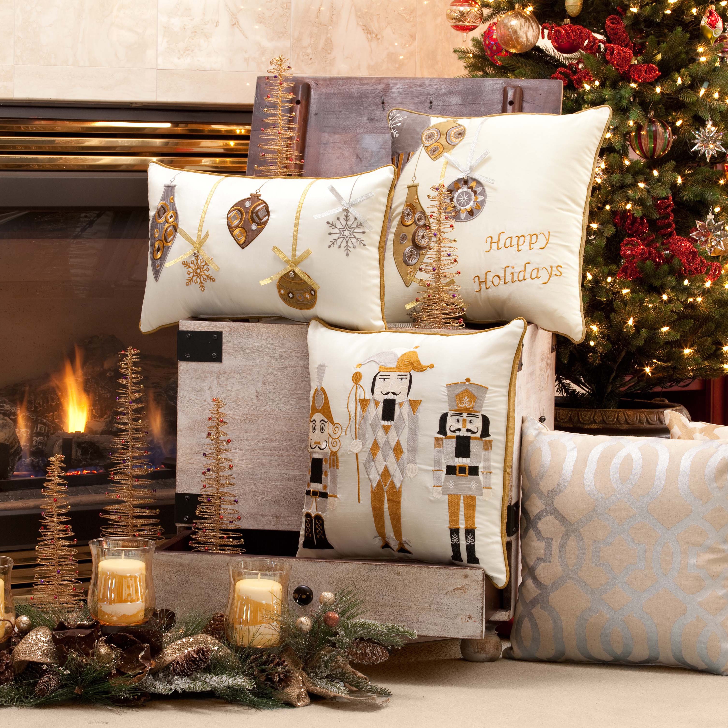 https://ak1.ostkcdn.com/images/products/9435555/Pillow-Perfect-Holiday-Ornaments-Gold-Silver-Rectangular-Throw-Pillow-bca35999-d7ad-4e93-b905-a6afcf429acc.jpg