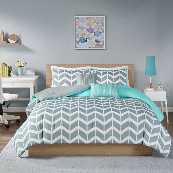 Shop Intelligent Design Elle Chevron 5 Piece Comforter Set On