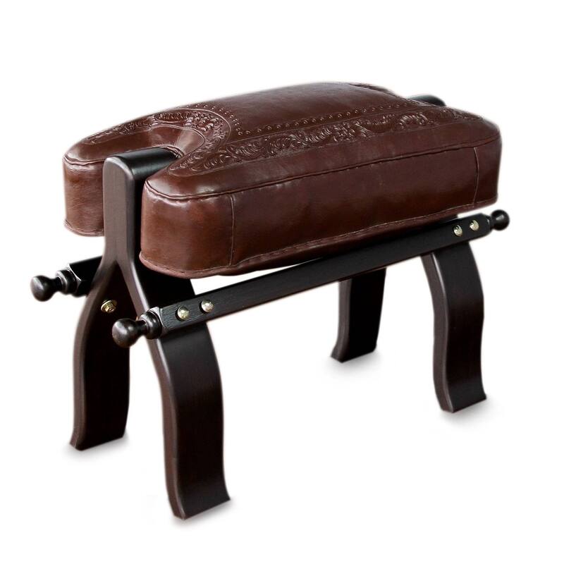 Handmade Mohena Wood Leather Colonial Wreath Stool (Peru) - Solid