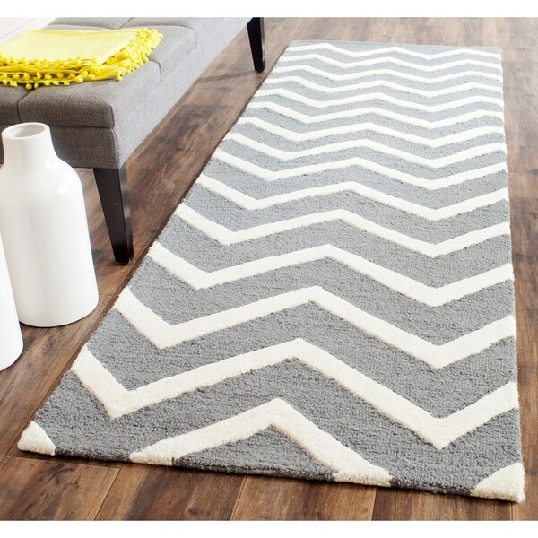 Safavieh Handmade Cambridge Dark Grey/ Ivory Wool Rug - 2'6 x 12'