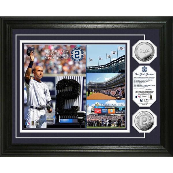 Derek Jeter Gold Coin Showcase Photo Mint