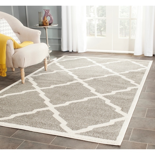 Safavieh Indoor/ Outdoor Amherst Dark Grey/ Beige Rug - 8' x 10'