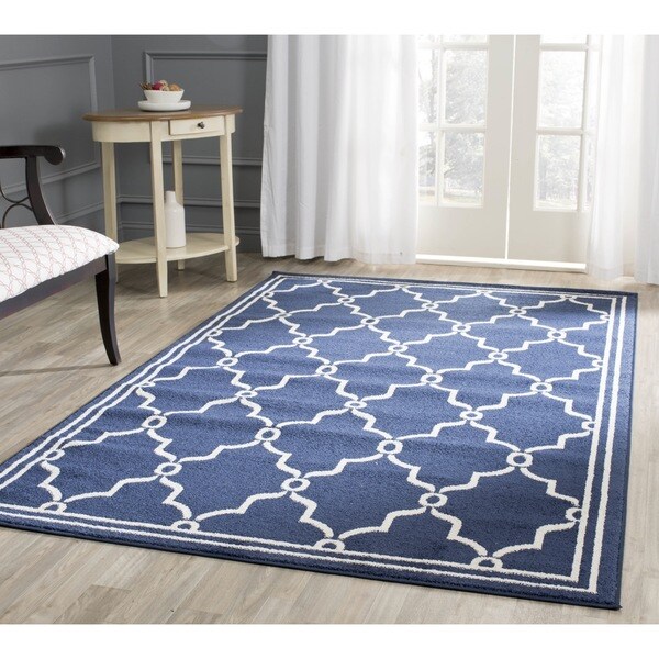 Safavieh Indoor/ Outdoor Amherst Navy/ Beige Rug - 8' x 10'