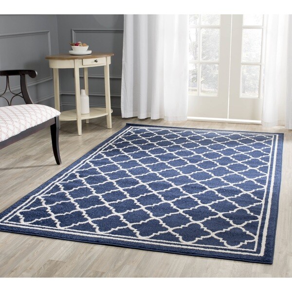 Safavieh Indoor/ Outdoor Amherst Navy/ Beige Rug - 9' x 12'
