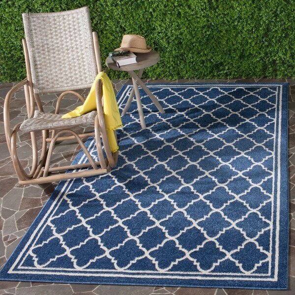Safavieh Indoor/ Outdoor Amherst Navy/ Beige Rug - 9' x 12'