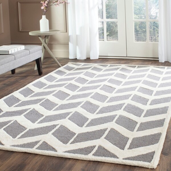 Safavieh Handmade Moroccan Cambridge Dark Grey/ Ivory Wool Rug - 8' x 10'