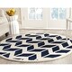 Safavieh Handmade Chatham Cleta Modern Wool Rug - Thumbnail 4