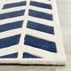 Safavieh Handmade Chatham Cleta Modern Wool Rug - Thumbnail 27