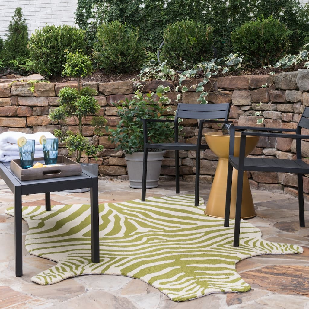 Alexander Home Indoor/ Outdoor Hand-hooked Savannah Zebra Rug