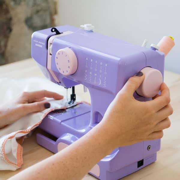 Mini Sewing Mending Kit Portable Stylish Zippered Storage Case