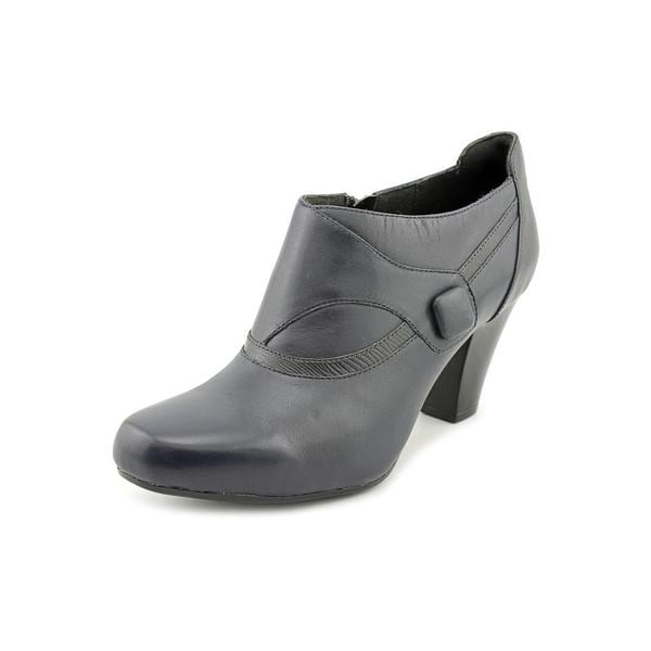 clarks wide