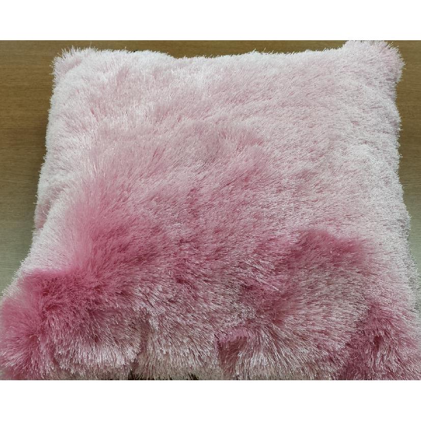 https://ak1.ostkcdn.com/images/products/9648207/Faux-Mink-Throw-Pillow-Set-of-2-d38006c8-52f1-44d2-89b7-ef1d5e109ee5.jpg