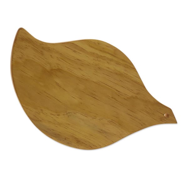 https://ak1.ostkcdn.com/images/products/9648966/Handcrafted-Pinewood-Leaf-of-Life-Cutting-Board-Guatemala-9439694c-801d-4cea-9118-65df6b190a94_600.jpg?impolicy=medium