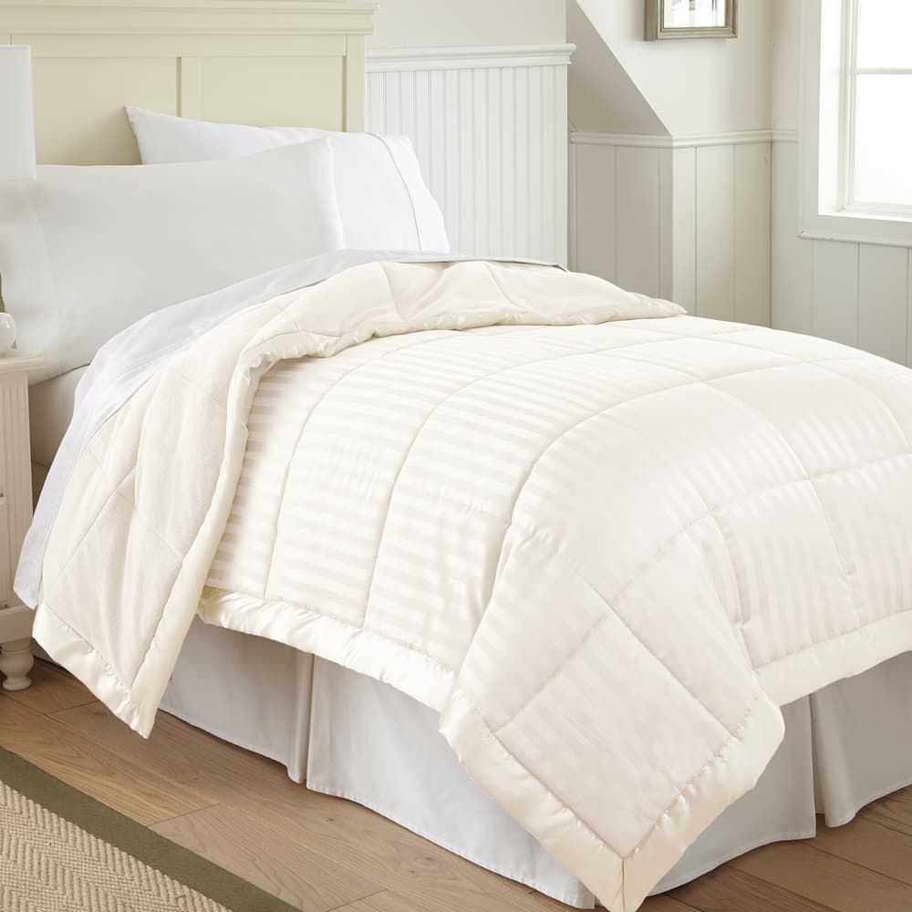 Modern Threads Down Alternative Blanket with Fleece Reverse