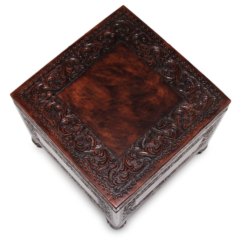 Handmade Leather and Tornillo Wood Storage Ottoman (Peru) - Dark brown