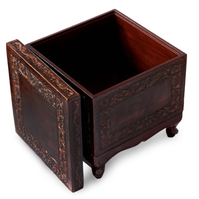 Handmade Leather and Tornillo Wood Storage Ottoman (Peru) - Dark brown