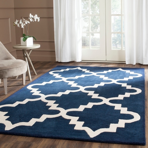 Safavieh Handmade Chatham Dark Blue/ Ivory Wool Rug - 8' x 10'