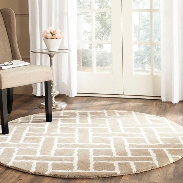 Safavieh Handmade Chatham Beige/ Ivory Wool Rug - 8' x 10'