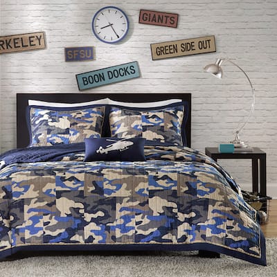 Mi Zone Andrew Blue Reversible Camouflage Quilt Set with Throw Pillow