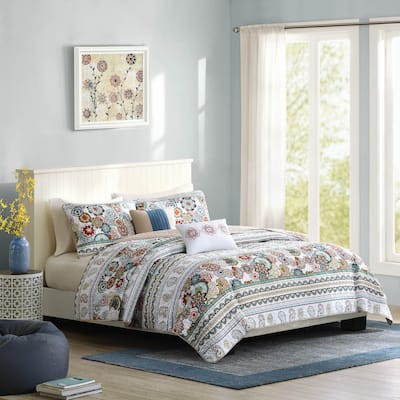 Intelligent Design Lacie Reversible Quilt Set with Throw Pillows