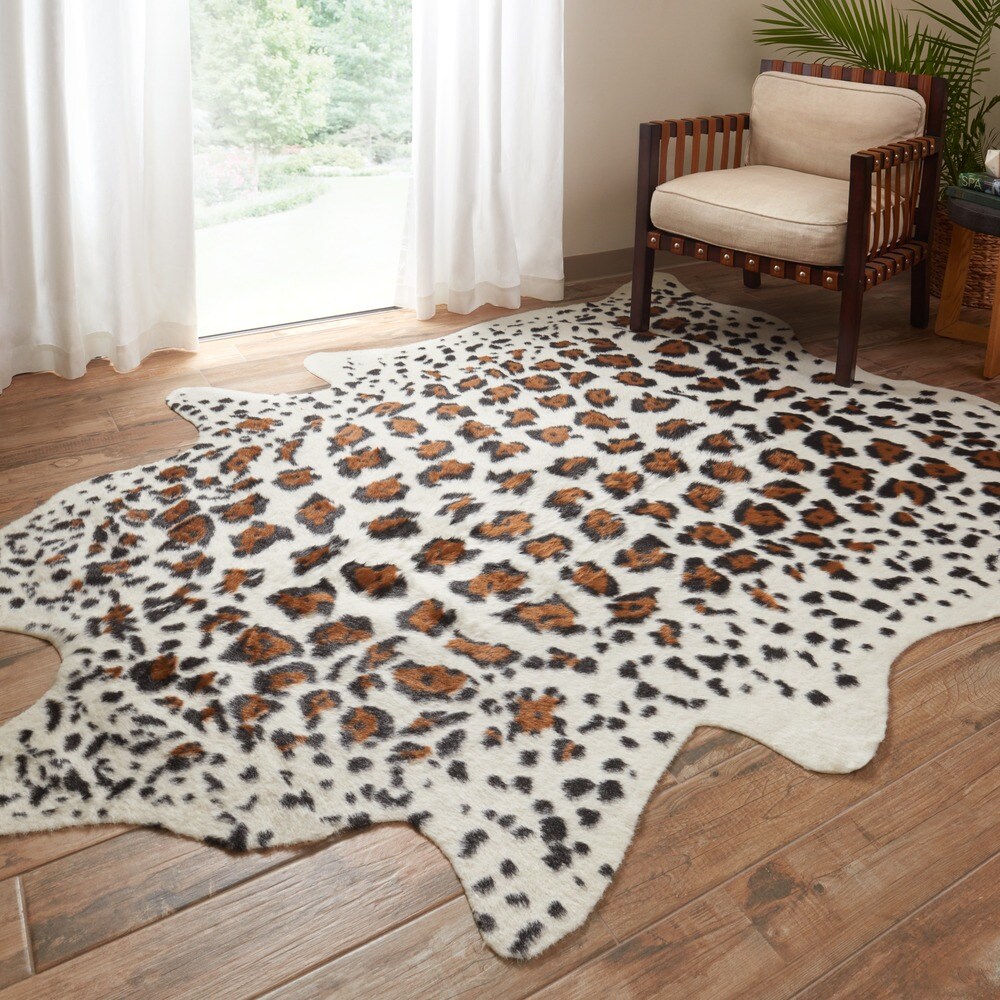 Alexander Home Yosemite Faux Cowhide Area Rug - On Sale - Bed Bath & Beyond  - 9775404