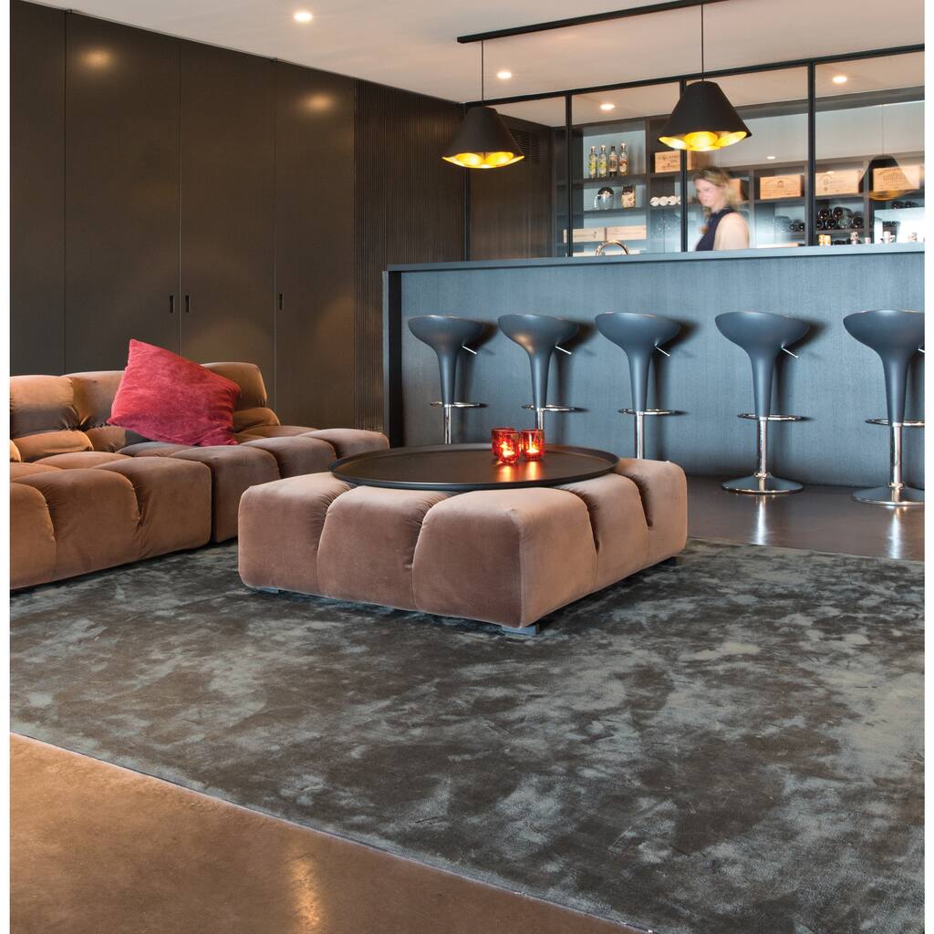 Handmade Ervin Solid Viscose Area Rug - 8' x 10'