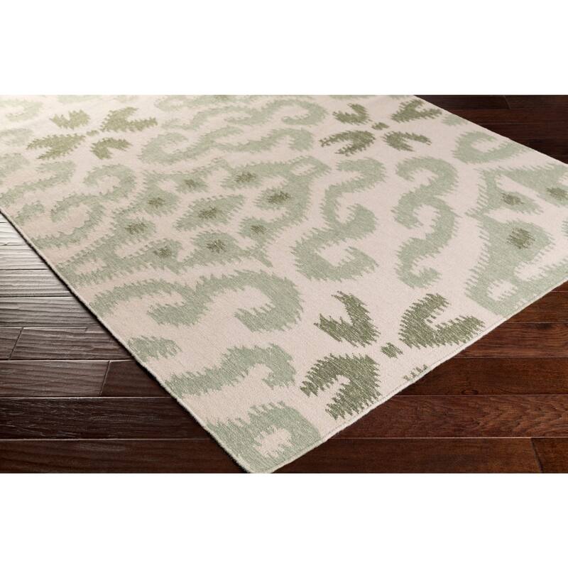 Hand-woven Bettie Ikat Reversible Area Rug