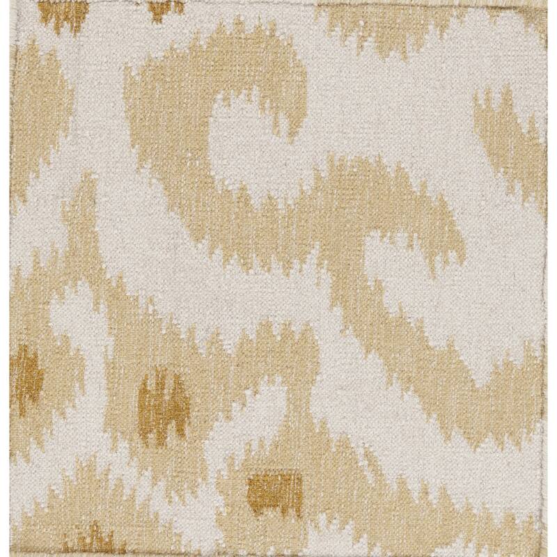 Hand-woven Bettie Ikat Reversible Area Rug - 5' x 8' - Off-White