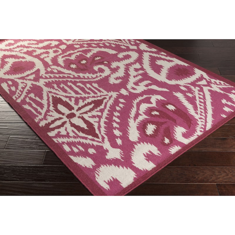 Hand-woven Cailyn Ikat Reversible Area Rug