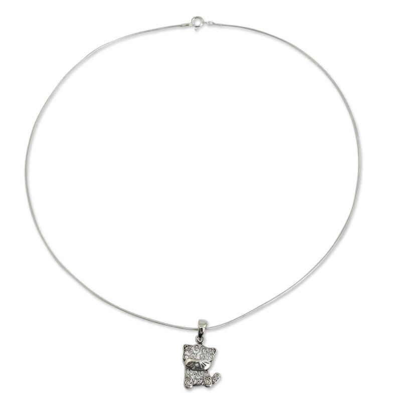 Handmade Sterling Silver Filigree Kitten Pendant Necklace (Thailand) - 7'6" x 9'6" - 7'6" x 9'6"