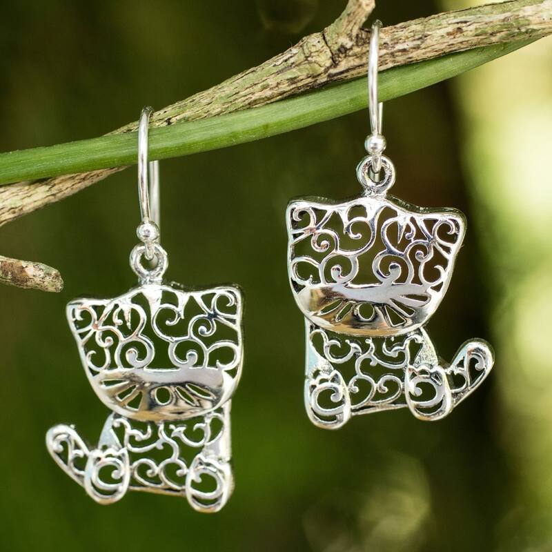 Handmade Sterling Silver Filigree Kitten Dangling Style Earrings (Thailand)
