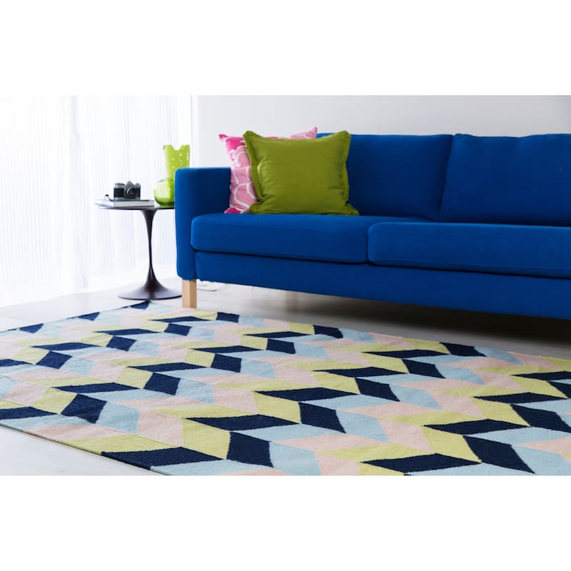Hand-Woven Kristy Contemporary Wool Area Rug