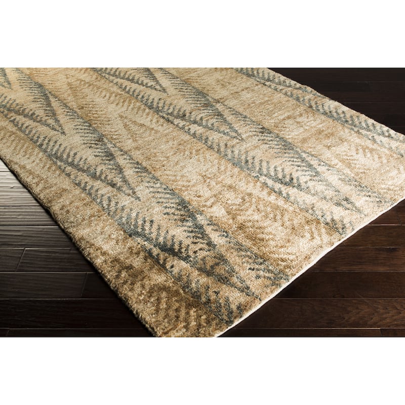 Hand-Knotted Nell Ikat Pattern Hemp Area Rug - 5' x 8' - 5' x 8'