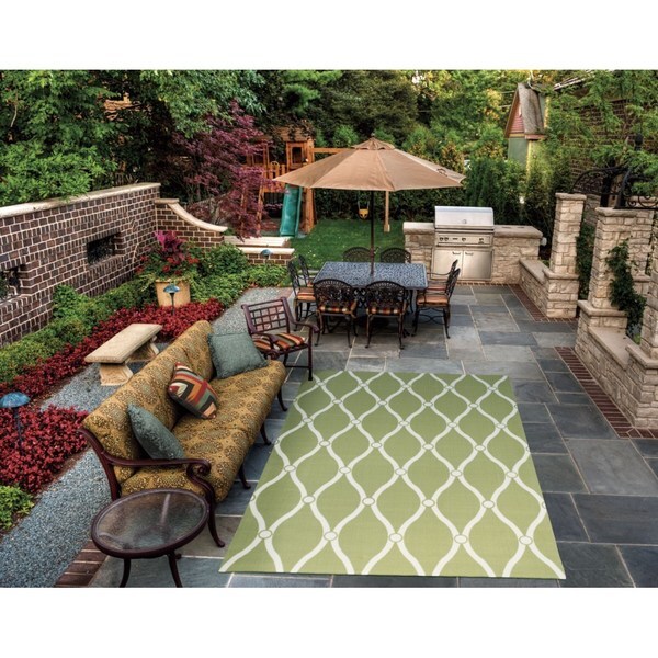 Rug Squared Palmetto Green Indoor/Outdoor Area Rug (4'3 x 6'3) - 4'3" x 6'3"