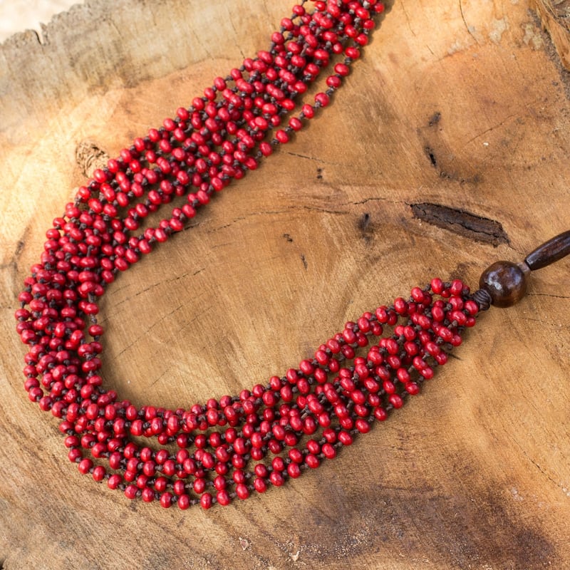 Handmade Littleleaf Boxwood 'Red Muse' Necklace (Thailand)