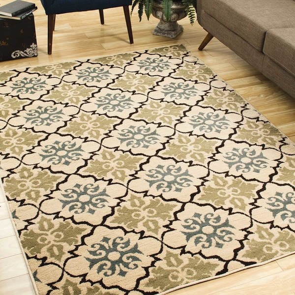 Floral Quatrefoil Blue/ Green Rug (5'3 X 7'3) - 5'3" x 7'3"