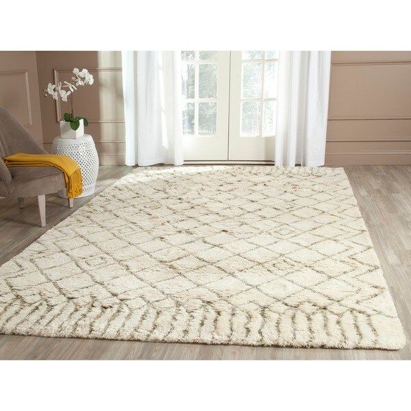 Safavieh Handmade Casablanca Moroccan Flokati Shag Ivory/ Pale Green Wool Rug (9' x 12')