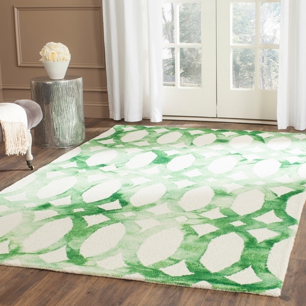 Safavieh Handmade Dip Dye Watercolor Vintage Ivory/ Green Wool Rug - 8' x 10'