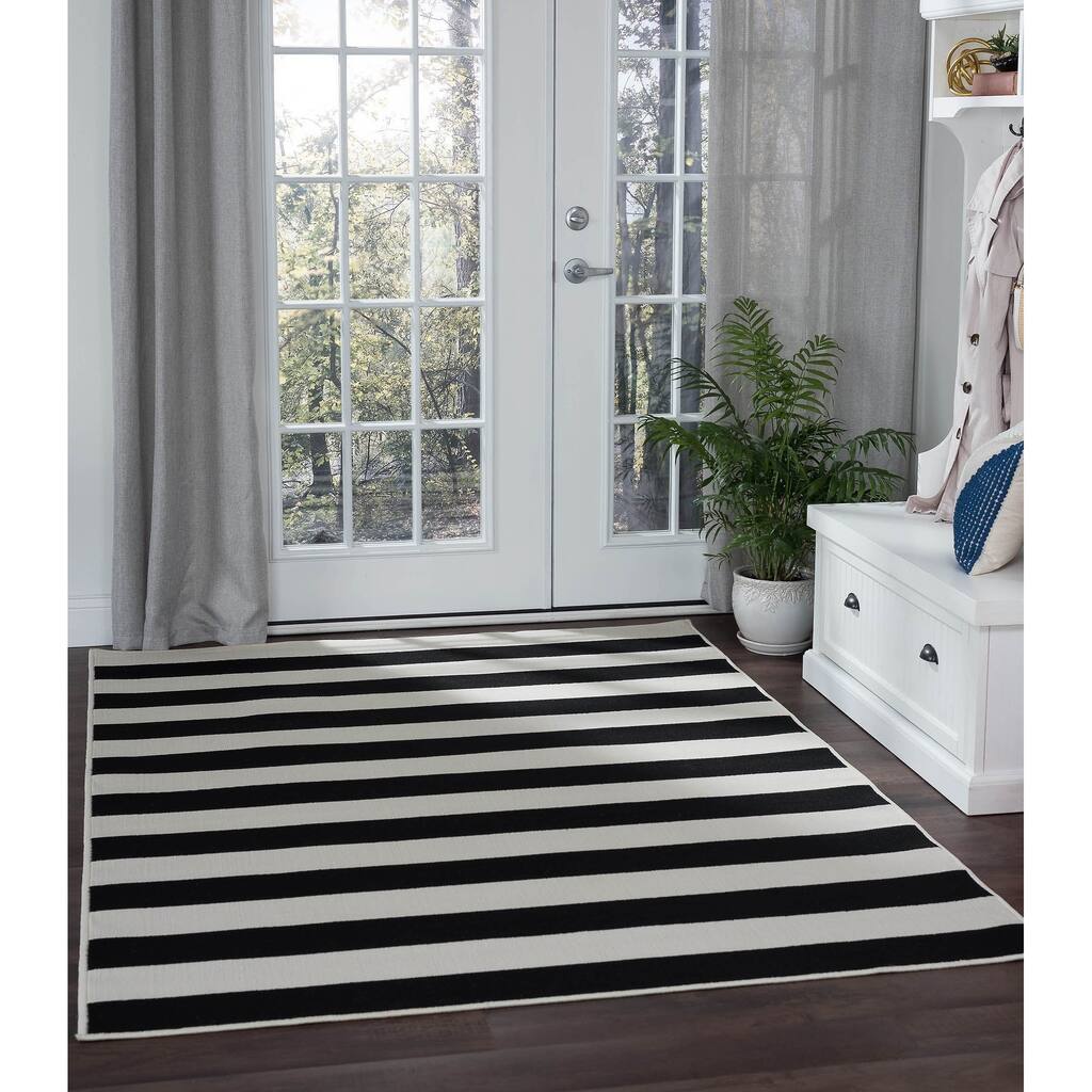 Garden Town Transitional Stripe Indoor/Outdoor Area Rug