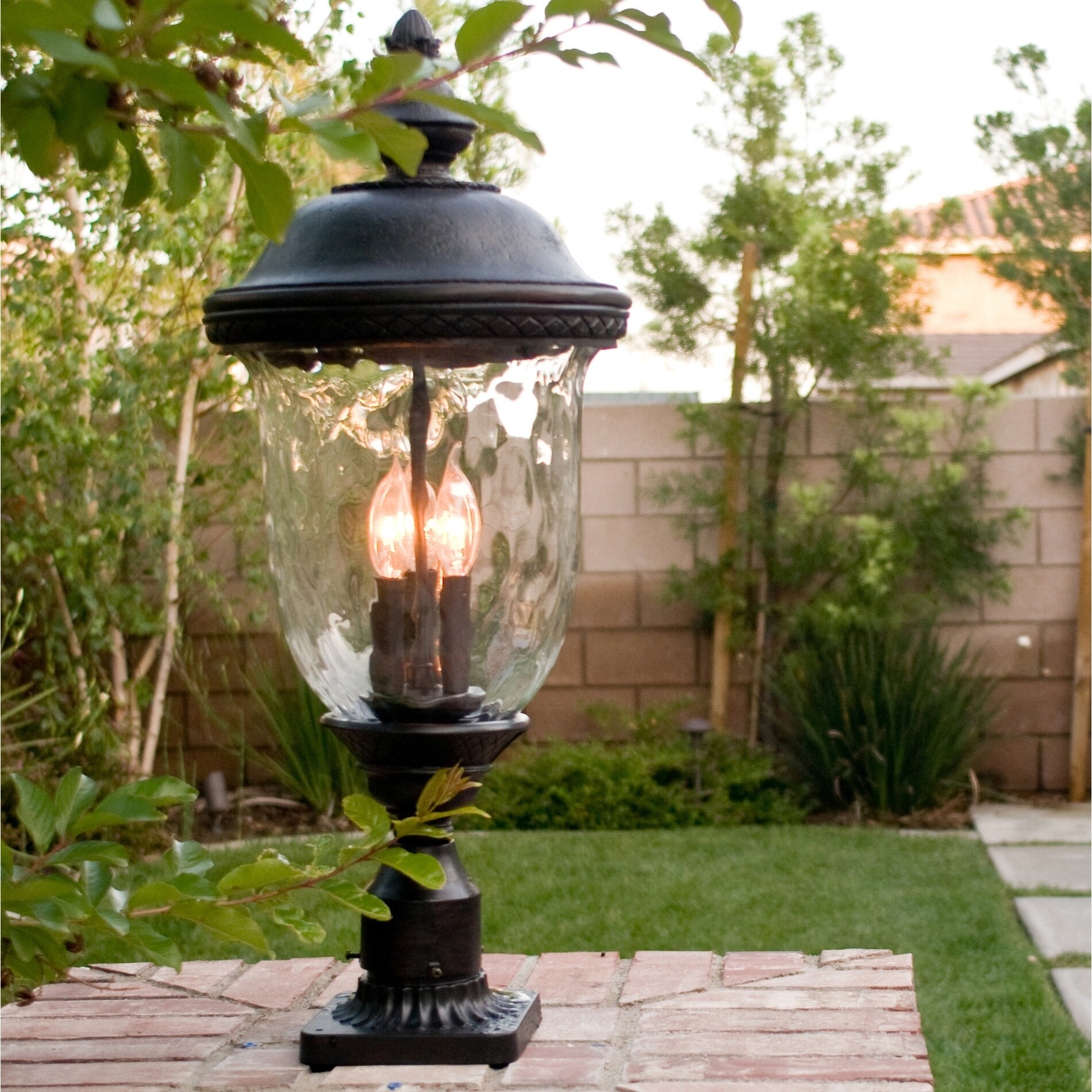 Maxim Bronze Aluminium Shade Carriage House Dc 13 Light Outdoor Pole Post Mount Maxim Bronze Aluminium Shade Carriage House Dc 13 Light Outdoor Pole Post Mount