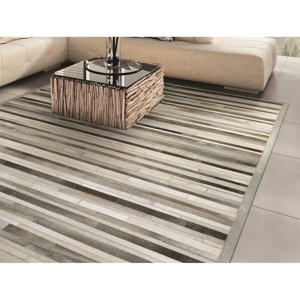Vail Willow Ridge Grey Ivory Handcrafted Cowhide Area Rug 5 6 X 8 Vail Willow Ridge Grey Ivory Handcrafted Cowhide Area Rug 5 X27 6