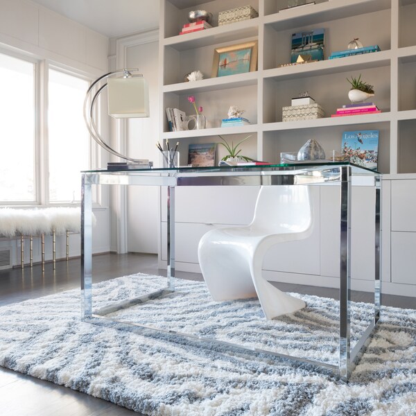 Hand-Tufted Zarah Ivory/ Grey Zebra Microfiber Shag Rug (5'0 x 7'6) - 5' x 7'6"