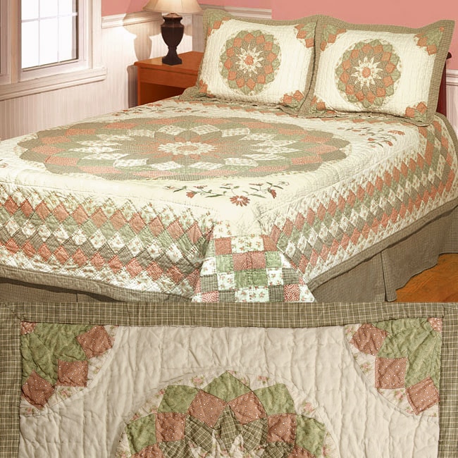 Dahlia Delight Patchwork Cotton Quilt Set  