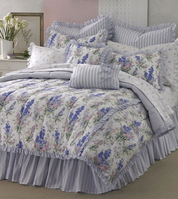 Laura Ashley Abbeville 4 piece Comforter Set  