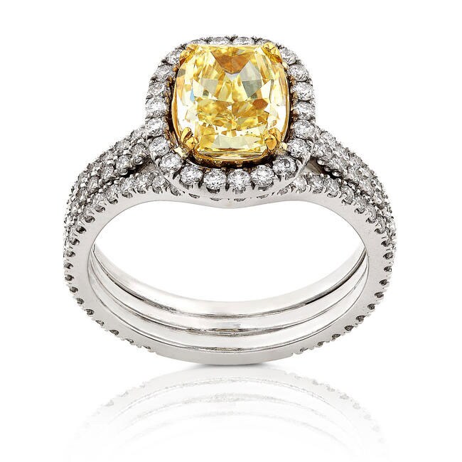 18k Gold 3ct TDW Fancy Yellow Diamond Ring  