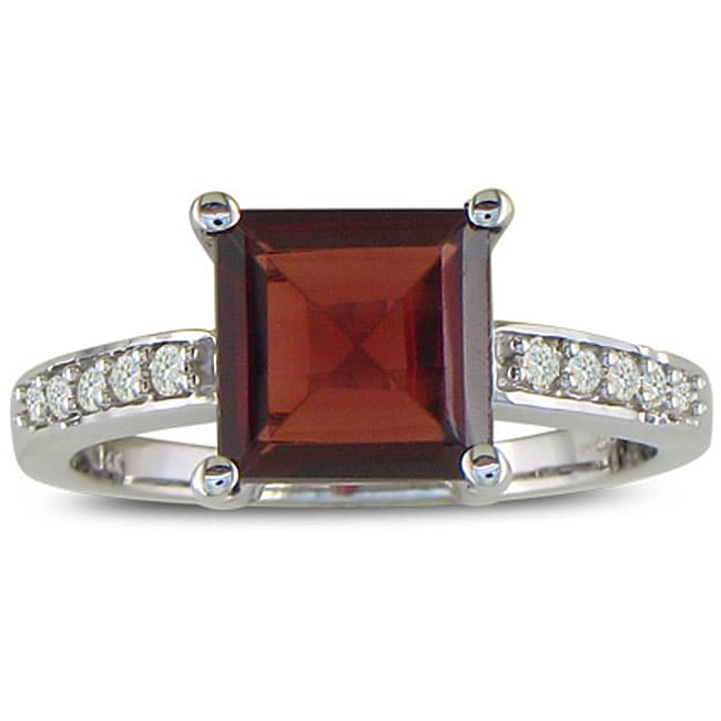 14k White Gold Garnet and 1/10ct TDW Diamond Ring ( H/I, I1/I2