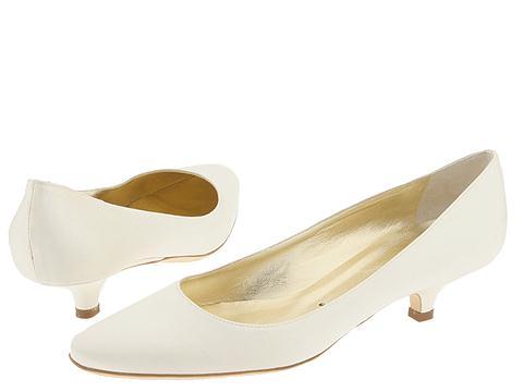 Vera Wang w5501 Ivory Satin(Size 6 M)  